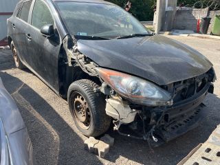 bontott MAZDA 3 Csomagtérajtó Burkolat (Részeivel)