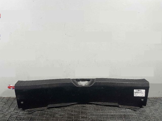 bontott MAZDA 3 Csomagtérajtó Díszléc