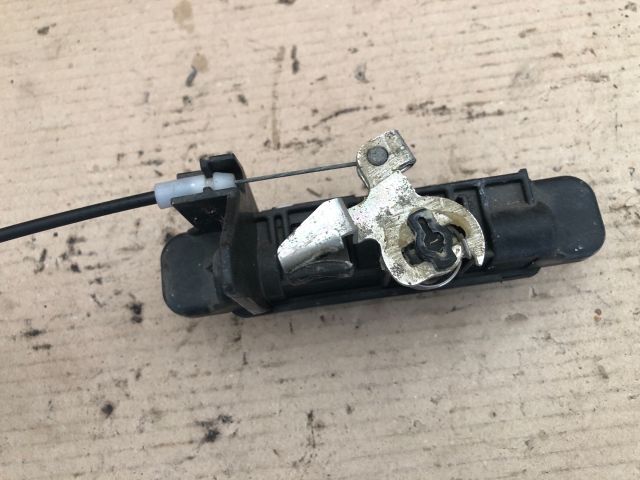 bontott MAZDA 3 Csomagtérajtó Kilincs