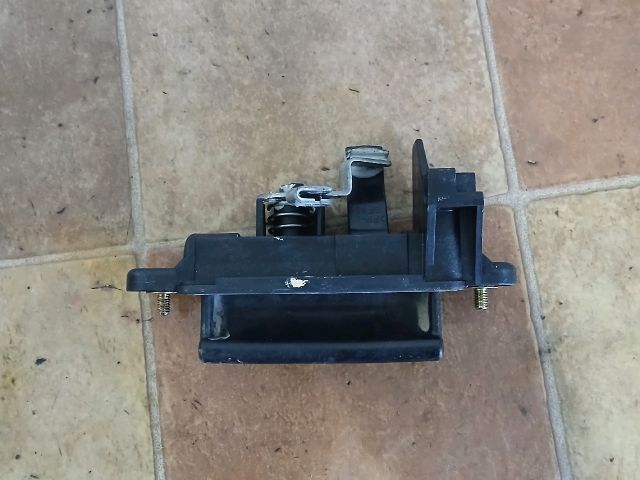 bontott MAZDA 3 Csomagtérajtó Kilincs