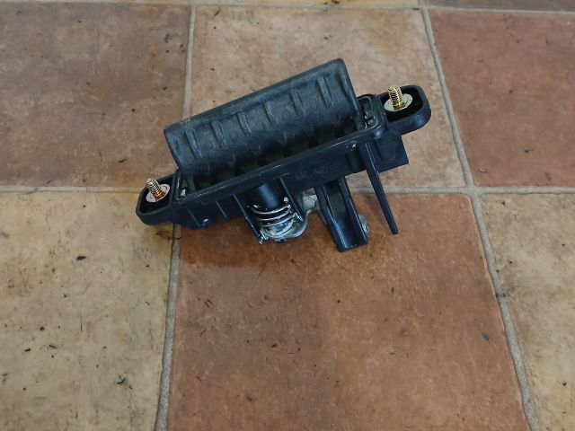 bontott MAZDA 3 Csomagtérajtó Kilincs