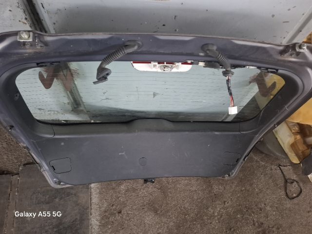 bontott MAZDA 3 Csomagtérajtó (Részeivel)