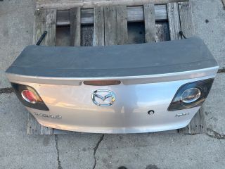bontott MAZDA 3 Csomagtérajtó (Részeivel)