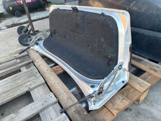 bontott MAZDA 3 Csomagtérajtó (Részeivel)