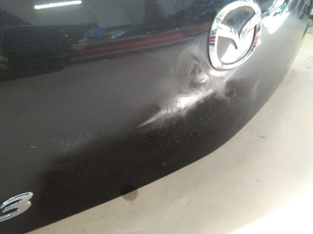 bontott MAZDA 3 Csomagtérajtó (Részeivel)