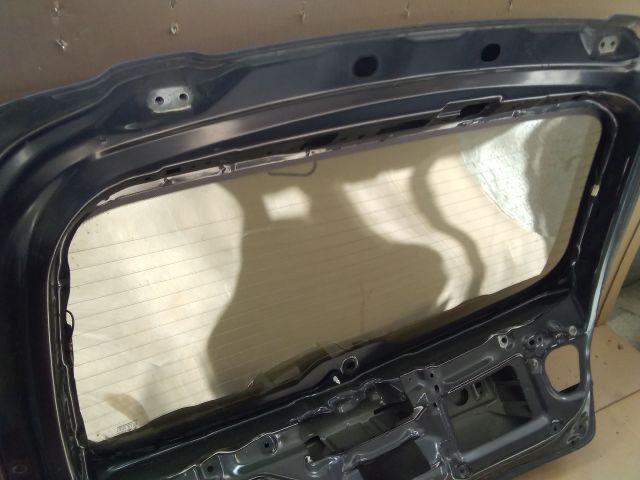 bontott MAZDA 3 Csomagtérajtó (Részeivel)