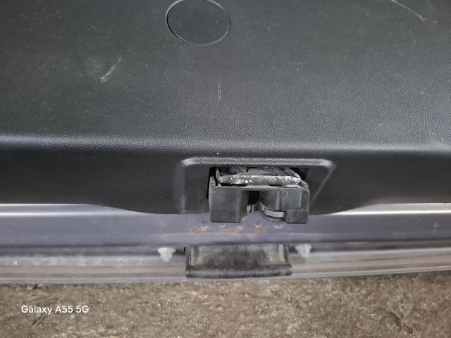 bontott MAZDA 3 Csomagtérajtó (Részeivel)