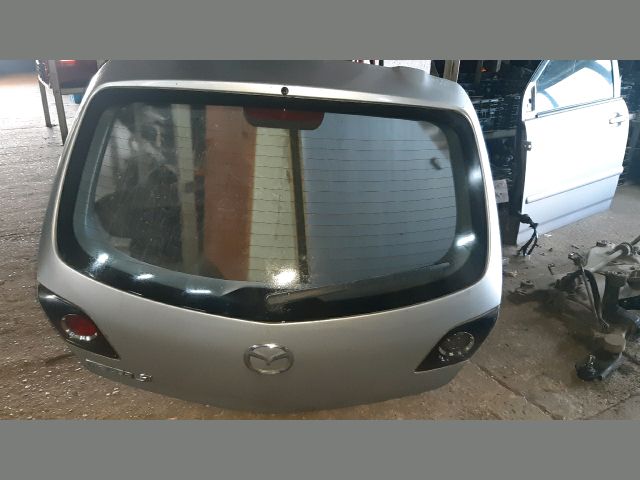 bontott MAZDA 3 Csomagtérajtó (Részeivel)