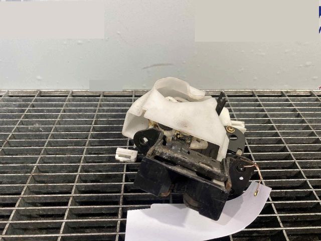 bontott MAZDA 3 Csomagtérajtó Ütköző