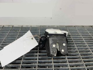 bontott MAZDA 3 Csomagtérajtó Ütköző