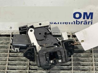 bontott MAZDA 3 Csomagtérajtó Ütköző