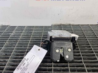 bontott MAZDA 3 Csomagtérajtó Ütköző