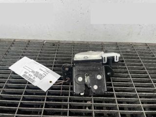 bontott MAZDA 3 Csomagtérajtó Ütköző