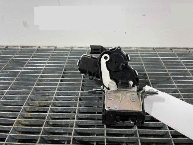 bontott MAZDA 3 Csomagtérajtó Ütköző