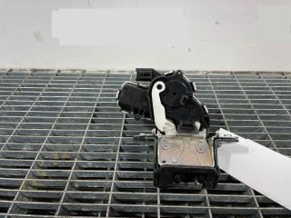 bontott MAZDA 3 Csomagtérajtó Ütköző