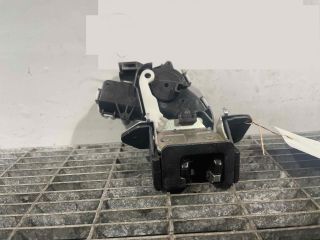 bontott MAZDA 3 Csomagtérajtó Ütköző