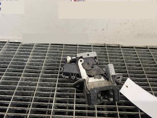 bontott MAZDA 3 Csomagtérajtó Ütköző