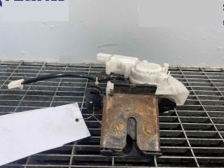 bontott MAZDA 3 Csomagtérajtó Ütköző