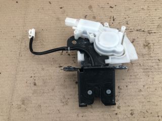 bontott MAZDA 3 Csomagtérajtó Zárszerkezet