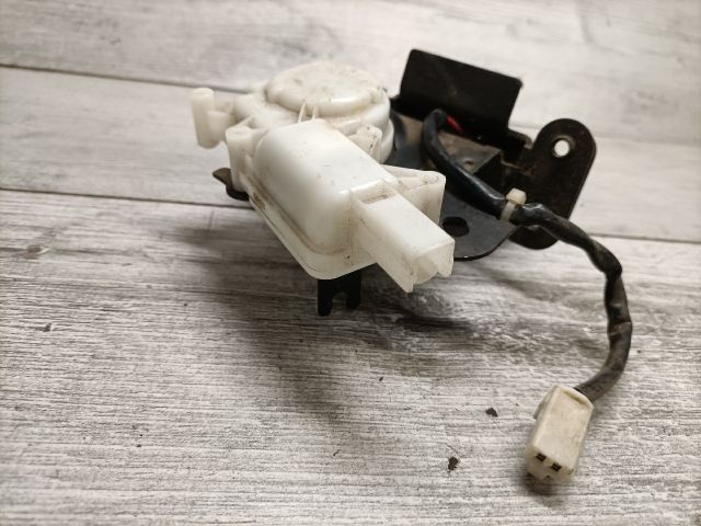 bontott MAZDA 3 Csomagtérajtó Zárszerkezet