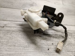 bontott MAZDA 3 Csomagtérajtó Zárszerkezet