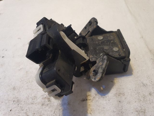 bontott MAZDA 3 Csomagtérajtó Zárszerkezet