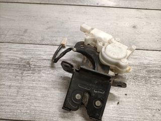 bontott MAZDA 3 Csomagtérajtó Zárszerkezet