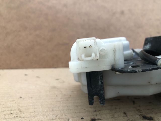 bontott MAZDA 3 Csomagtérajtó Zárszerkezet