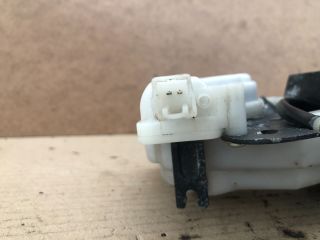 bontott MAZDA 3 Csomagtérajtó Zárszerkezet