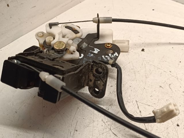 bontott MAZDA 3 Csomagtérajtó Zárszerkezet