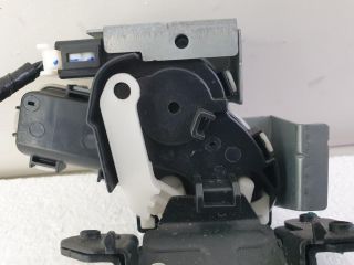 bontott MAZDA 3 Csomagtérajtó Zárszerkezet