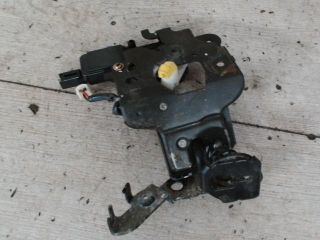 bontott MAZDA 3 Csomagtérajtó Zárszerkezet