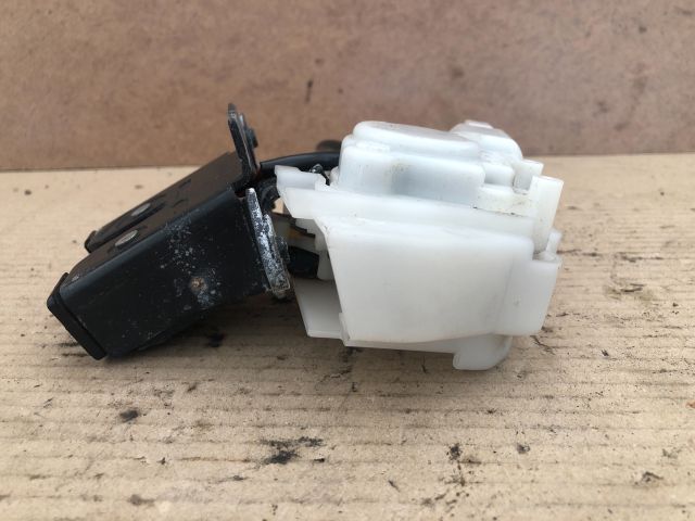 bontott MAZDA 3 Csomagtérajtó Zárszerkezet