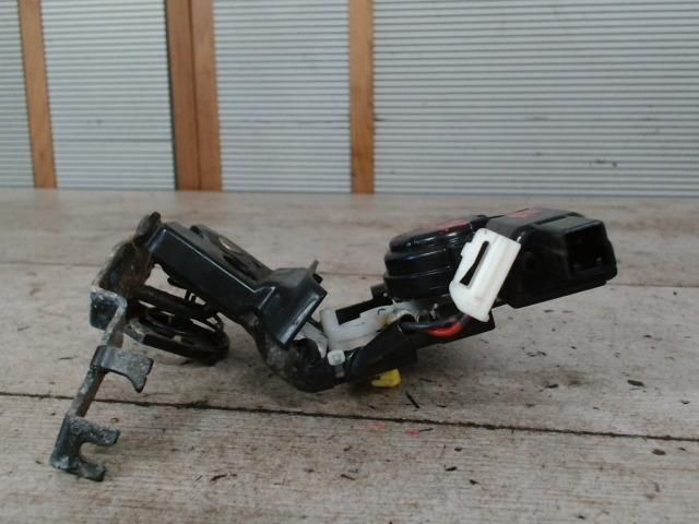 bontott MAZDA 3 Csomagtérajtó Zárszerkezet