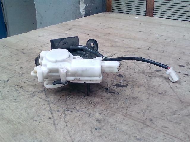 bontott MAZDA 3 Csomagtérajtó Zárszerkezet