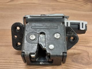 bontott MAZDA 3 Csomagtérajtó Zárszerkezet