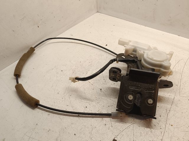 bontott MAZDA 3 Csomagtérajtó Zárszerkezet