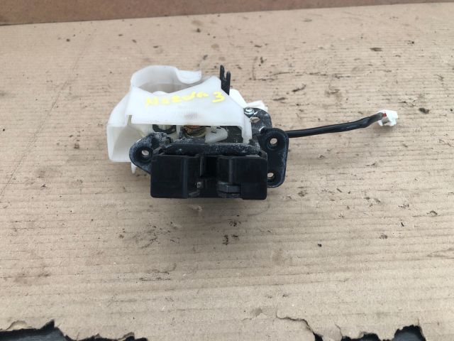 bontott MAZDA 3 Csomagtérajtó Zárszerkezet