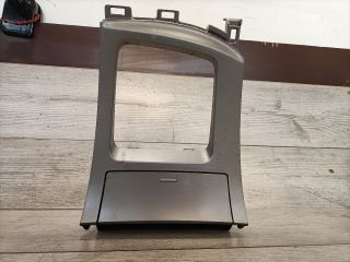 bontott MAZDA 3 Első Hamutartó