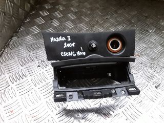 bontott MAZDA 3 Első Hamutartó