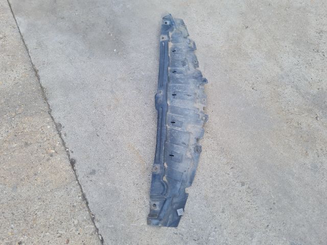 bontott MAZDA 3 Első Lökhárító Alsó (Műanyag)