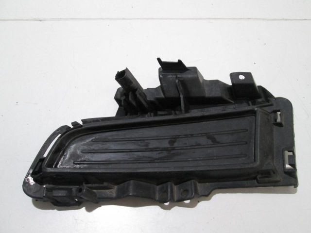 bontott MAZDA 3 Első Lökhárító Jobb Díszrács