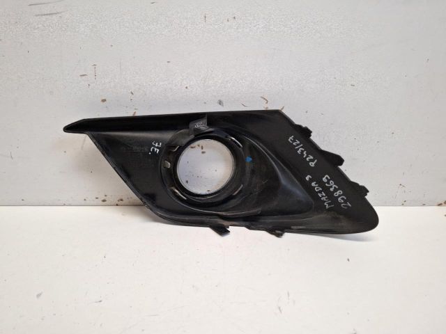 bontott MAZDA 3 Első Lökhárító Jobb Díszrács