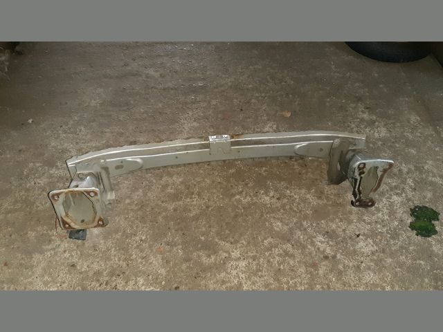 bontott MAZDA 3 Első Lökhárító Merevítő (Fém)