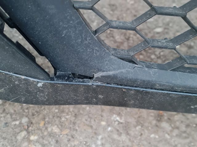 bontott MAZDA 3 Első Lökhárító (Részeivel)