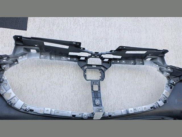 bontott MAZDA 3 Első Lökhárító (Részeivel)