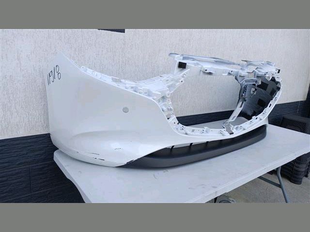 bontott MAZDA 3 Első Lökhárító (Részeivel)