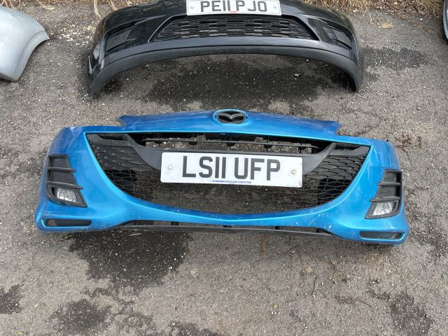 bontott MAZDA 3 Első Lökhárító (Részeivel)