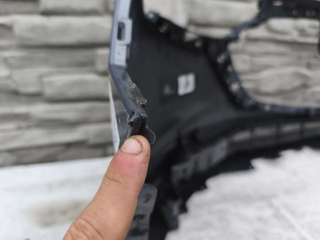 bontott MAZDA 3 Első Lökhárító (Részeivel)