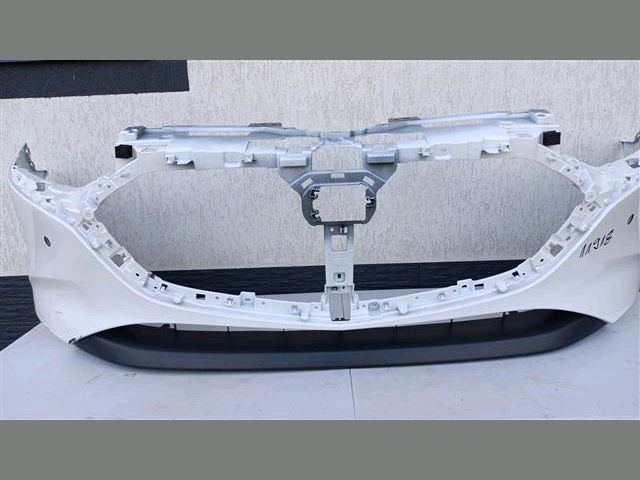 bontott MAZDA 3 Első Lökhárító (Részeivel)